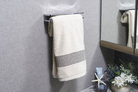 小物置き付きタオル掛け