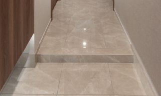 玄関・廊下磁器質タイル貼