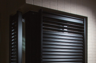 ルーバー式面格子