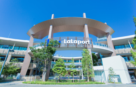 三井ショッピングパーク ららぽーと横浜（徒歩20分／約1,580m）［提供写真］