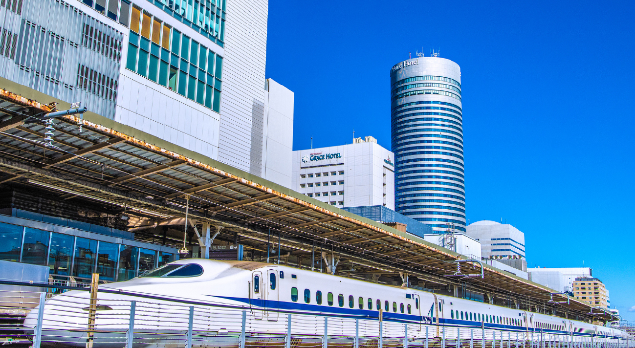 新横浜駅へは、ブルーライン