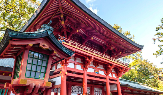 氷川神社（約1,210～1,220m／徒歩16分）