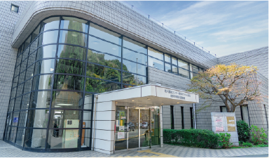 横浜市神奈川図書館（約2,470m）
