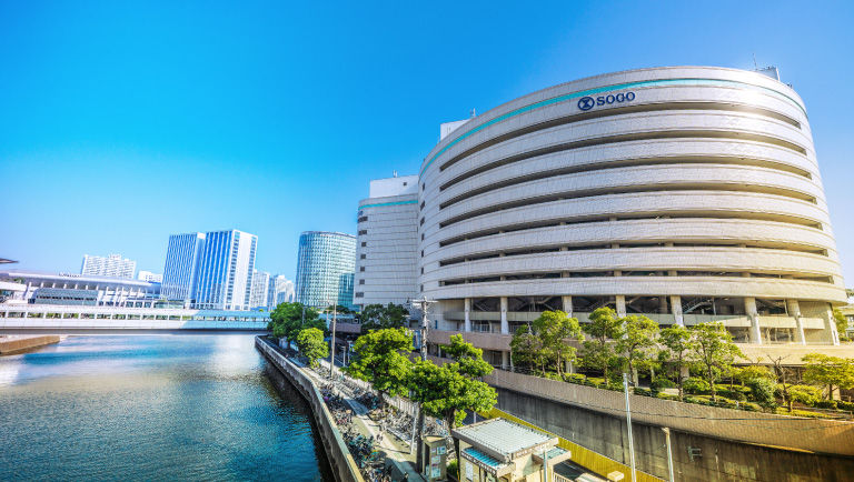 そごう横浜店（徒歩13分／約1,030m）